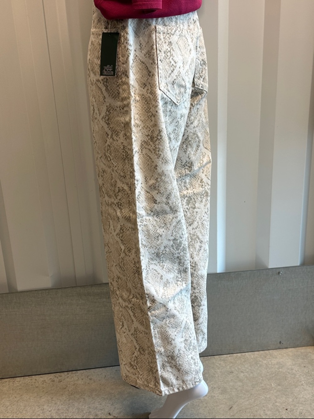 Wild Fable sz4 Neutral Snake Print Wide Leg Jeans - Picture 2 of 3